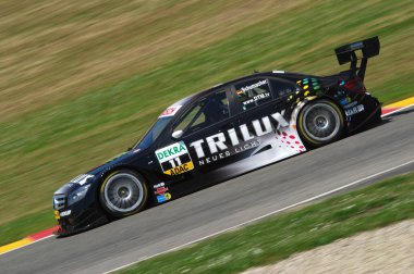 Mugello Pisti, İtalya 2 Mayıs 2008: Ralf Schumacher Mugello Pisti 'ndeki DTM yarışı sırasında Persson Motorsport Team' ten AMG Mercedes C-Klasse 2007 ile iş başında.