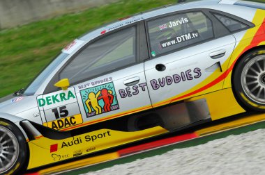 Mugello Pisti, İtalya 2 Mayıs 2008: Mugello Pisti 'ndeki DTM yarışı sırasında Oliver Jarvis, Phoenix takımı Audi A4 DTM 2007 ile iş başında.