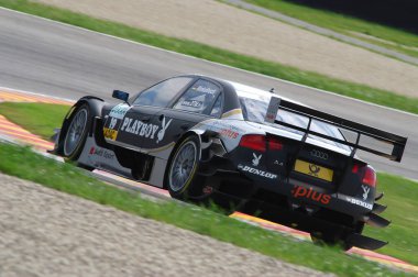 Mugello Pisti, İtalya 2 Mayıs 2008: Mugello Pisti 'ndeki DTM yarışı sırasında Audi A4 DTM 2007 ile hareket halindeydi.