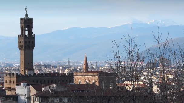フィレンツェの市庁舎やミケランジェロ広場から見える ヴェッキオ宮殿 イタリア — ストック動画