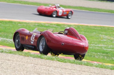 Scarperia, Mugello 5 Mart 2008: Mugello Pisti 'ndeki antrenman sırasında bilinmeyen Maserati 250 S yılı 1955. İtalya