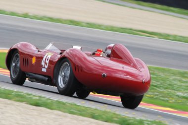 Scarperia, Mugello 5 Mart 2008: Mugello Pisti 'ndeki antrenman sırasında bilinmeyen Maserati 250 S yılı 1955. İtalya