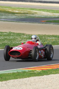 Scarperia, Mugello 5 Mart 2008: Mugello Pisti 'ndeki antrenman sırasında Maserati 250 F yılı 1954 sürüşü bilinmiyor. İtalya
