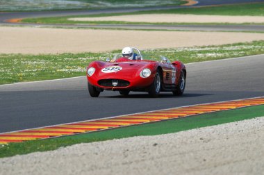 Scarperia, Mugello 5 Mart 2008: Mugello Pisti 'ndeki antrenman sırasında bilinmeyen Maserati Vintage Car. İtalya