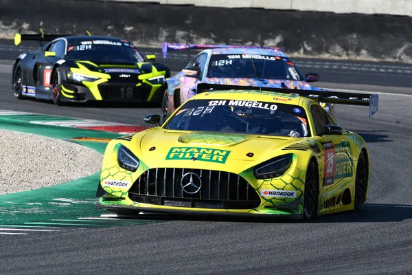 Scarperia, 24 Mart 2022: MANN-FILTER LANDGRAF takımından Mercedes-AMG GT3 Alexander Hrachowina-Martin Konrad-Bernd Schneider tarafından sürülüyor..