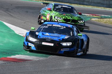 Scarperia, 24 Mart 2022: Olivier Esteves - Pierre-Yves Paque - Christian Kelders - Simon Gachet, İtalya 'daki Mugello Pisti' nde yapılan 12: 00 Hankook Yarışı 'nda.