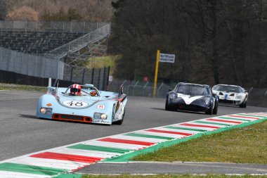 Scarperia, 3 Nisan 2022: Porsche 908-03 yıl 1970 eski B. Redman - J. Siffert Mugello Classic 2022 'de İtalya' daki Mugello Pisti 'nde görev yapıyordu..
