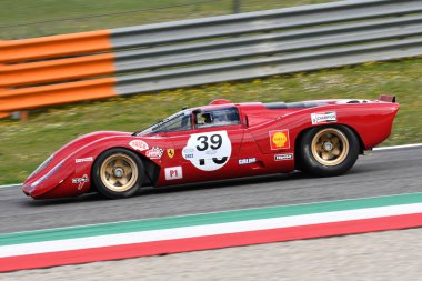 Scarperia, 3 Nisan 2022: Ferrari 312 P yılı 1969 eski Pedro Rodriguez Mugello Classic 2022 'de İtalya' daki Mugello Pisti 'nde görev yapıyordu..