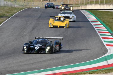 Scarperia, 3 Nisan 2022: Bentley Speed 8 yıl 2003 Capello - Kristensen - Smith Mugello Classic 2022 'de İtalya' da Mugello Pisti 'nde görevdeydi..