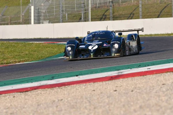 Scarperia, 3 Nisan 2022: Bentley Speed 8 yıl 2003 Capello - Kristensen - Smith Mugello Classic 2022 'de İtalya' da Mugello Pisti 'nde görevdeydi..