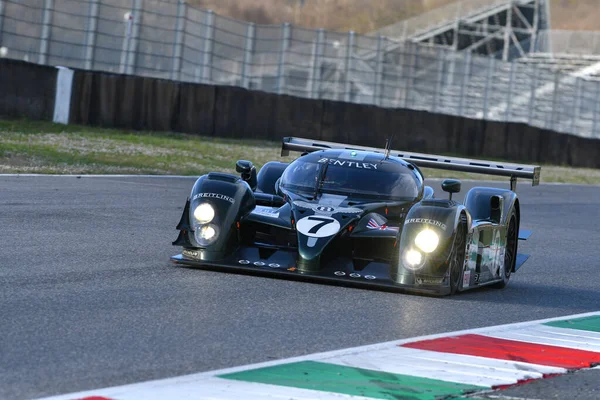 Scarperia, 3 Nisan 2022: Bentley Speed 8 yıl 2003 Capello - Kristensen - Smith Mugello Classic 2022 'de İtalya' da Mugello Pisti 'nde görevdeydi..