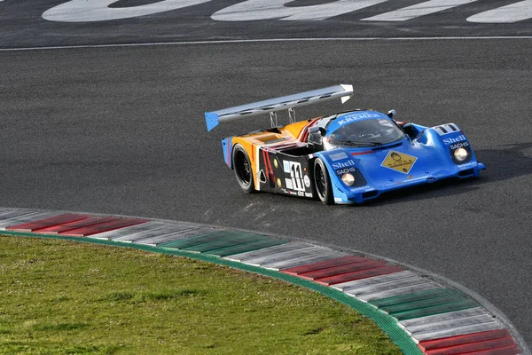Scarperia, 3 Nisan 2022: Kremer Fabrikası yılına göre Porsche 962 CK6 eski Philippe Alliot İtalya 'daki Mugello Pisti' nde Mugello Classic 2022 sırasında görev başındaydı..