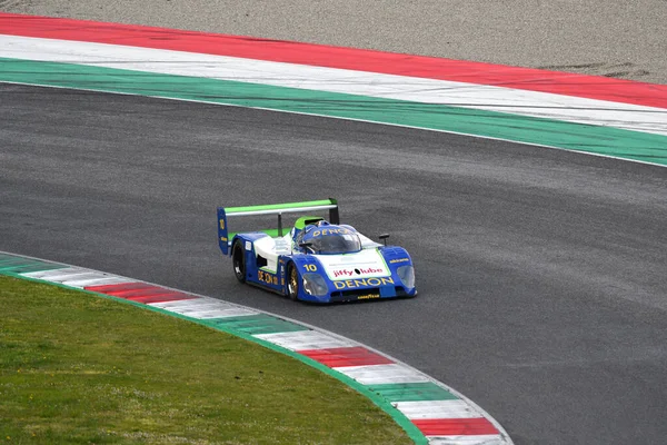 Scarperia, 3 Nisan 2022: Baharat SE92P Denon Livery Yılı 1992 Eski David Tennyson Mugello Classic 2022 'de İtalya' daki Mugello Pisti 'nde görev yaparken.