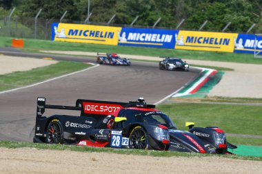 Imola, 12 Mayıs 2022: # 28 Oreca 07 Gibson IDEC Spor Takımı 'ndan Lafargue - Pilet İtalya' da Imola ELMS 4H uygulaması sırasında iş başında.