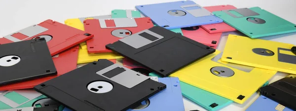 Dischetti Floppy Colorati Isolati Banner Bianco Lungo — Foto Stock