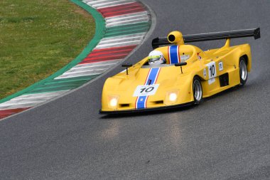 Scarperia, 3 Nisan 2022: Osella PA5 yıl 1977 Mugello Classic 2022 'de İtalya Mugello Pisti' nde eylem halindeydi..