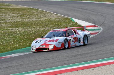 Scarperia, 3 Nisan 2022: Ferrari 512 BB LM Le Mans 1979 3M Mugello Classic 2022 'de İtalya' daki Mugello Pisti 'nde eylem halindeydi..