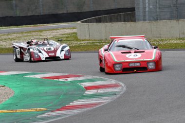 Scarperia, 3 Nisan 2022: Ferrari 512 BB LM Yılı 1980 Mugello Classic 2022 'de İtalya' daki Mugello Pisti 'nde.