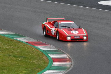 Scarperia, 3 Nisan 2022: Ferrari 512 BB LM Yılı 1980 Mugello Classic 2022 'de İtalya' daki Mugello Pisti 'nde.