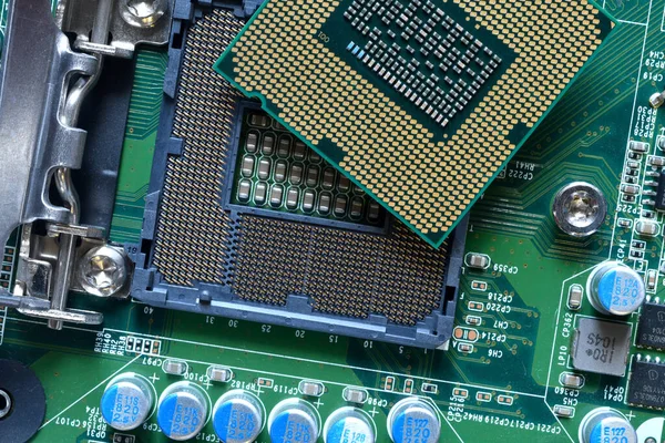 Részlet Cpu Processzor Felett Aljzat Egy Alaplapon Nyomtatott Áramköri Tábla — Stock Fotó