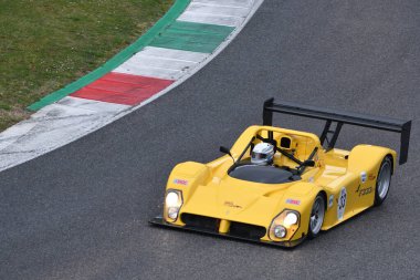 Scarperia, 3 Nisan 2022: Ferrari 333 SP Mugello Classic 2022 'de İtalya' daki Mugello Pisti 'nde görev yapıyor.