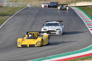 Scarperia, 3 Nisan 2022: Ferrari 333 SP Mugello Classic 2022 'de İtalya' daki Mugello Pisti 'nde görev yapıyor.