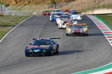 Scarperia, 3 Nisan 2022: Chrisler Viper GTS-R GT1 Mugello Classic 2022 'de İtalya' daki Mugello Pisti 'nde eylem halinde..