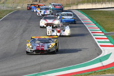 Scarperia, 3 Nisan 2022: Ford GT GT1 yılı 2010 Mugello Classic 2022 'de İtalya' daki Mugello Pisti 'nde.