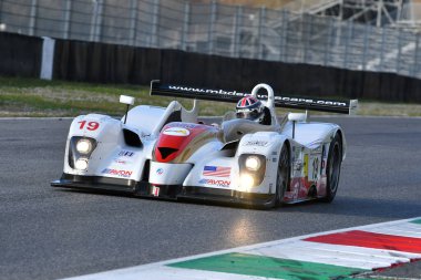 Scarperia, 3 Nisan 2022: Panoz LMP 01 yıl 2001 Mugello Classic 2022 'de İtalya Mugello Pisti' nde faaliyet gösterdi.