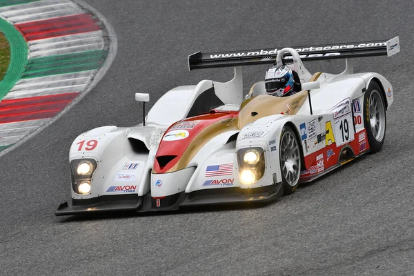 Scarperia, 3 Nisan 2022: Panoz LMP 01 yıl 2001 Mugello Classic 2022 'de İtalya Mugello Pisti' nde faaliyet gösterdi.