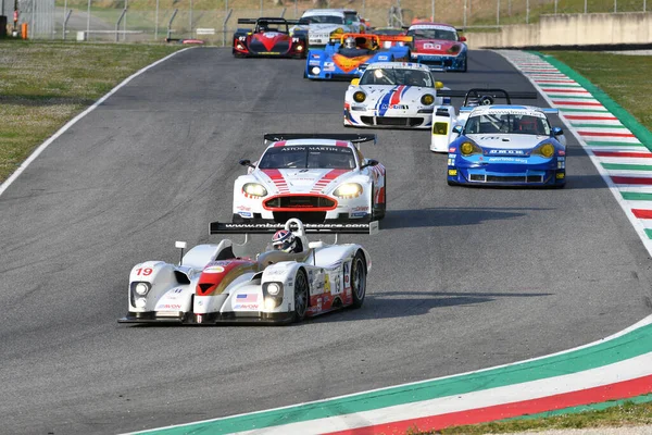 Scarperia, 3 Nisan 2022: Panoz LMP 01 yıl 2001 Mugello Classic 2022 'de İtalya Mugello Pisti' nde faaliyet gösterdi.