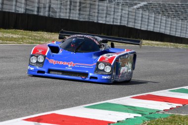 Scarperia, 3 Nisan 2022: Argo JM19 C 1988 Mugello Classic 2022 'de İtalya' daki Mugello Pisti 'nde.
