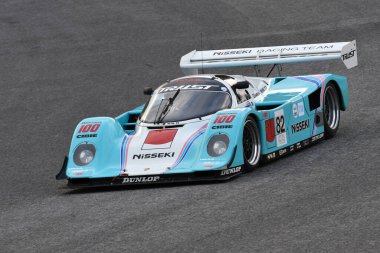 Scarperia, 3 Nisan 2022: Porsche 962 C yılı 1990 Mugello Classic 2022 'de İtalya' daki Mugello Pisti 'nde.