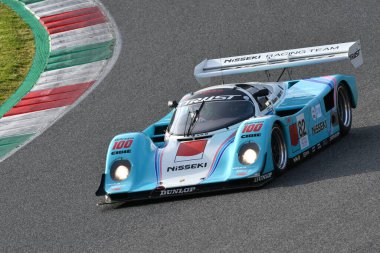 Scarperia, 3 Nisan 2022: Porsche 962 C yılı 1990 Mugello Classic 2022 'de İtalya' daki Mugello Pisti 'nde.