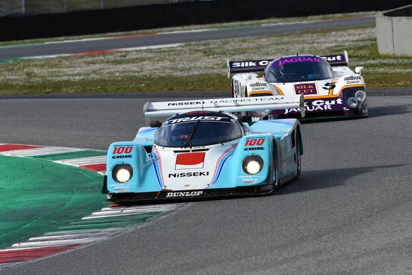Scarperia, 3 Nisan 2022: Porsche 962 C yılı 1990 Mugello Classic 2022 'de İtalya' daki Mugello Pisti 'nde.