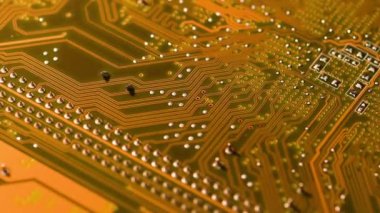 Dönüşümlü olarak elektronik devre kartı. Yazdırılmış elektronik panonun makro ayrıntıları.