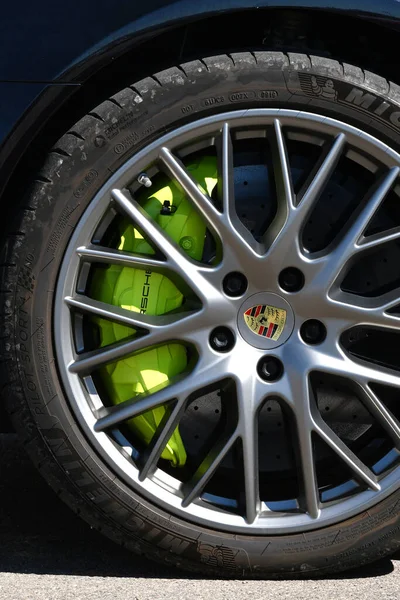 Mugello Circuit Italy September 2022 Detail Alloy Wheel Yellow Caliper — Stock Photo, Image