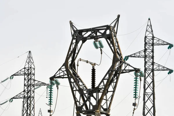 electric current trellis of a distribution line, with insulators.