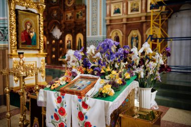 Kyiv, Ukrayna -27.05.2017: Troyeschina 'daki Kutsal Üçleme Kilisesi