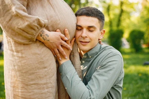 Cropped Image Pregnant Woman Her Husband Hugging Tummy Couple Standing — Stockfoto