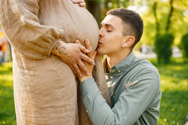 Cropped Image Pregnant Woman Her Husband Hugging Tummy Couple Standing — Fotografia de Stock