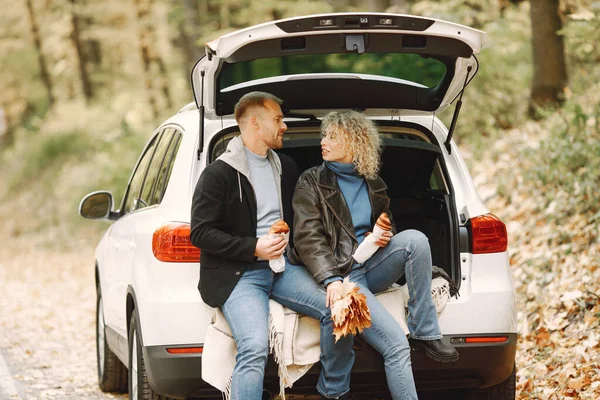 Blonde Curly Woman Man Sitting Trunk Car Autumn Forest Hugging — Photo