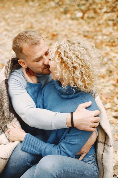Man Woman Kissing Blonde Curly Woman Man Sitting Autumn Forest — Stock Fotó