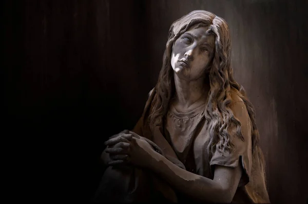 Statue Sculpture Portrait Gros Plan Une Femme Prise Dans Cimetière — Photo