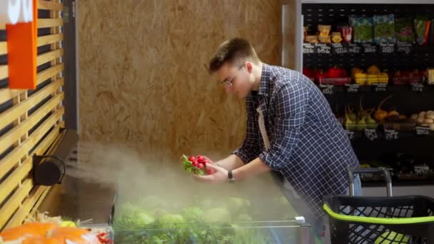 Man Taking Fresh Radish Showcase Grocery Organic Farm Food Shopping — Stock Video
