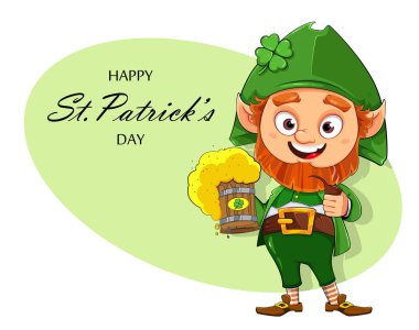 Leprikon çizgi film karakteri sigara piposu ve birayla ayakta duruyor. Aziz Patrick günü tebrik kartın kutlu olsun. Leprechaun 'un tasviri. Stok vektörü