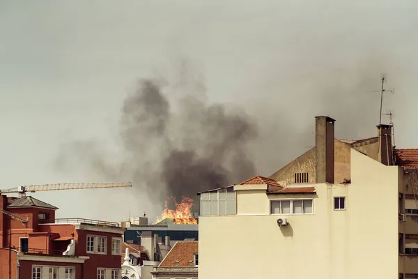 Emergency Situation Fire Residential Area European City Clouds Black Smoke — Stock Photo, Image