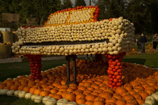 Ludwigsburg Alemania Septiembre 2020 Figuras Hechas Una Calabaza Parque Ciudad — Foto de Stock