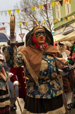 STUTTGART, ALMANY, 19 HAZİRAN 2020. Almanya 'nın Stuttgart şehrinde geleneksel maskeli karnaval alayı. 
