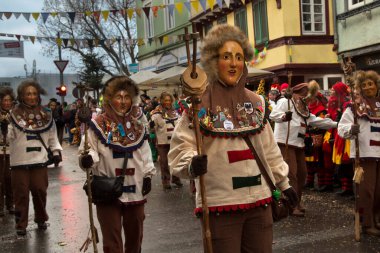 STUTTGART, ALMANY, 19 HAZİRAN 2020. Almanya 'nın Stuttgart şehrinde geleneksel maskeli karnaval alayı. 